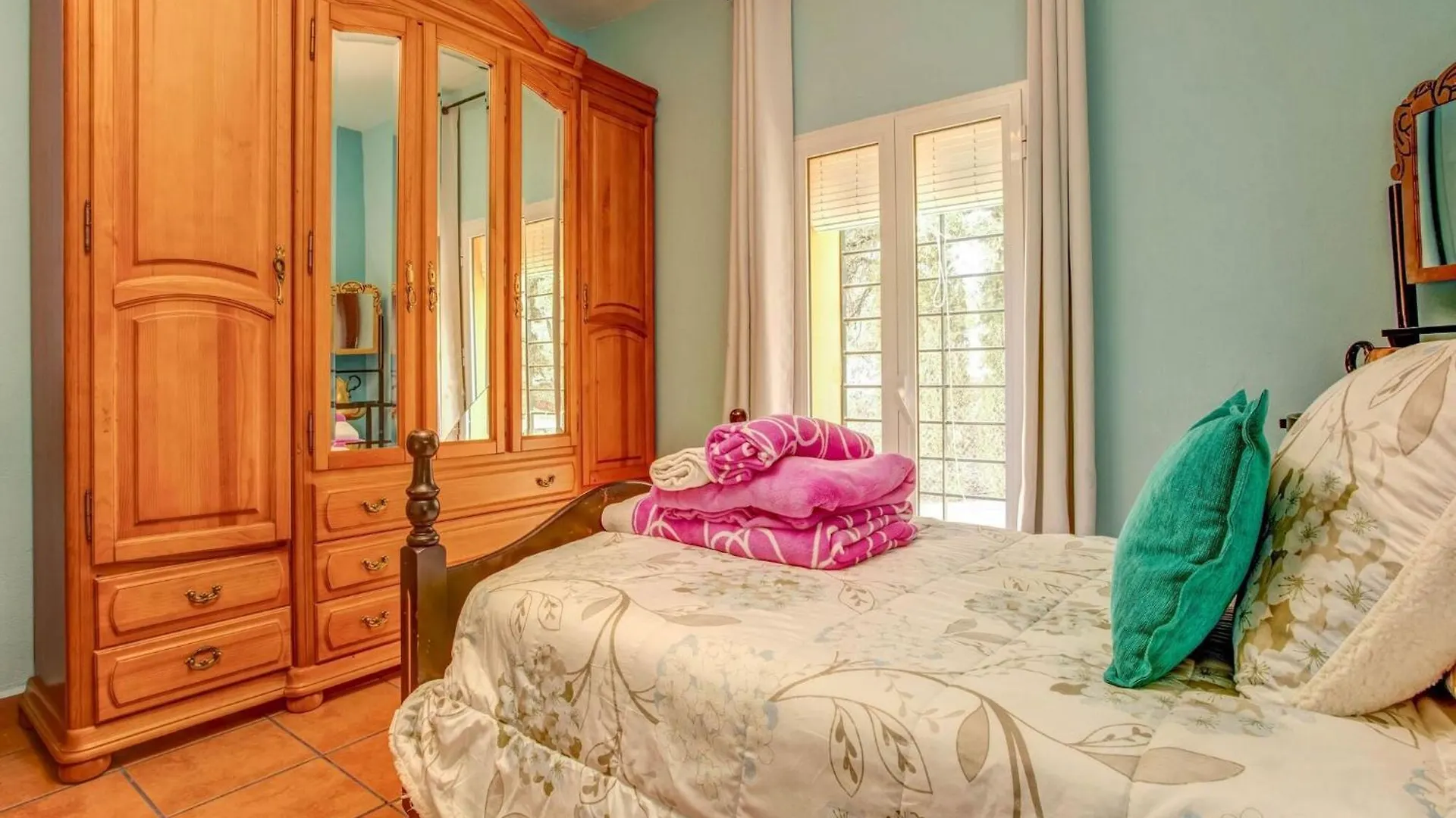 Cosy Holiday Home In Villanueva De Tapia With Garden