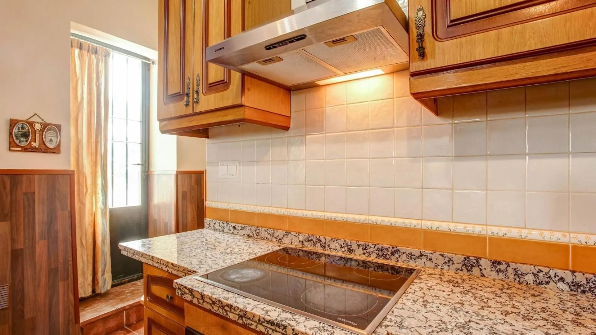 Cosy Holiday Home In Villanueva De Tapia With Garden 0*,