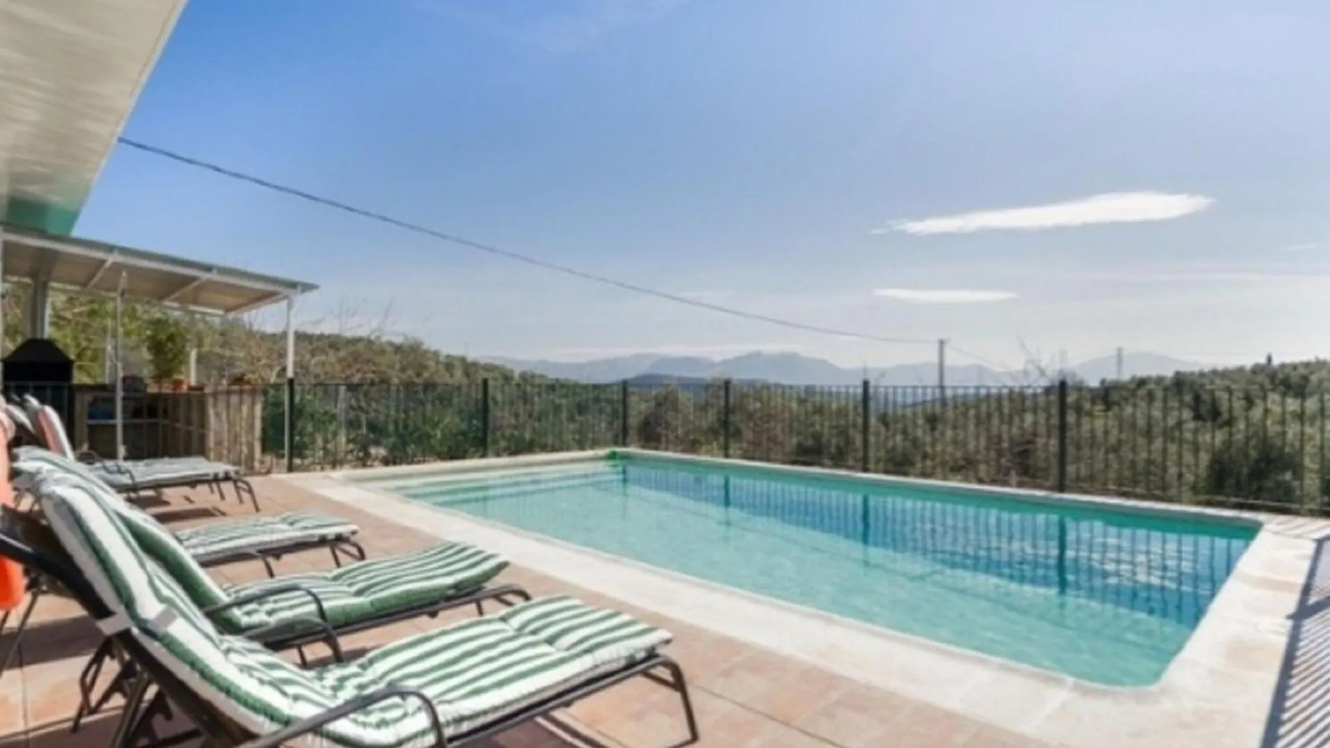 Cosy Holiday Home In Villanueva De Tapia With Garden
