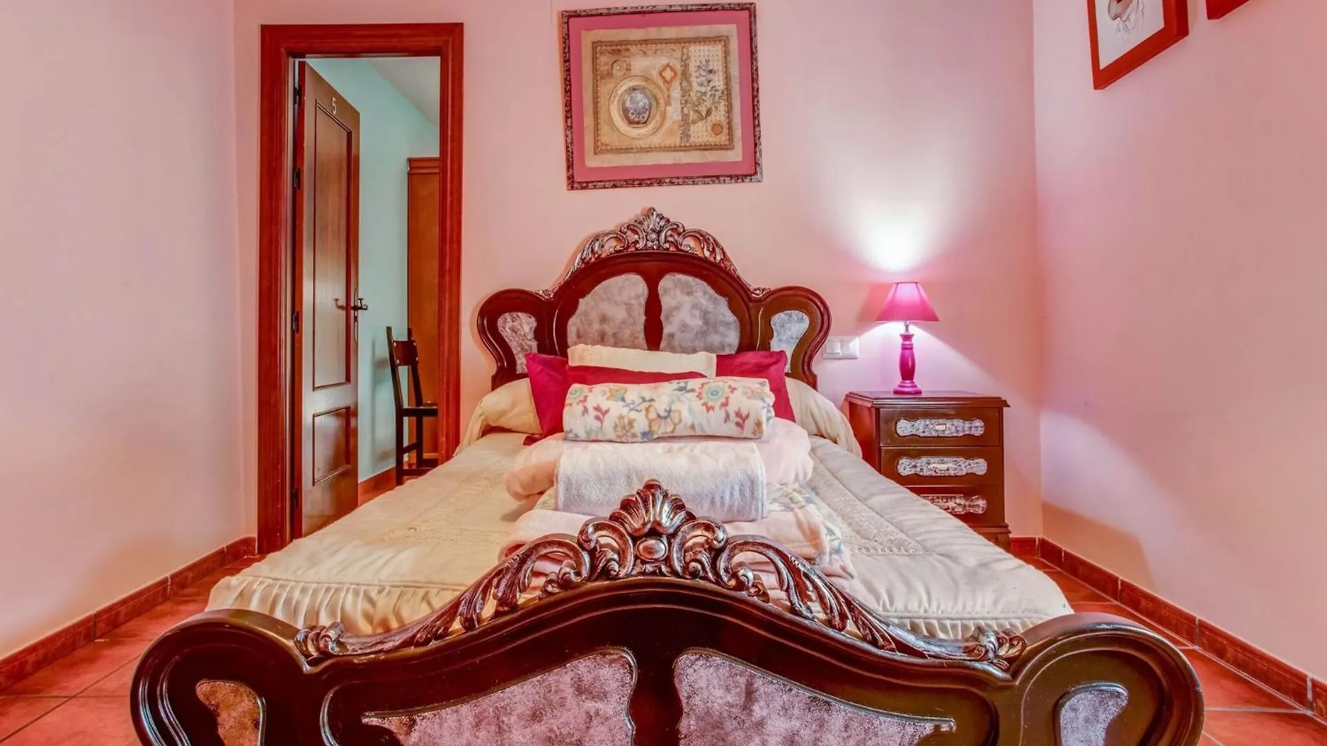 Cosy Holiday Home In Villanueva De Tapia With Garden