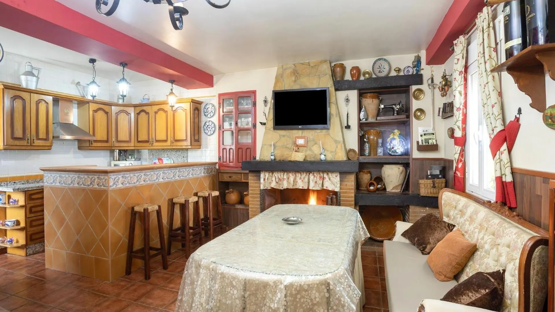 Cosy Holiday Home In Villanueva De Tapia With Garden Spain