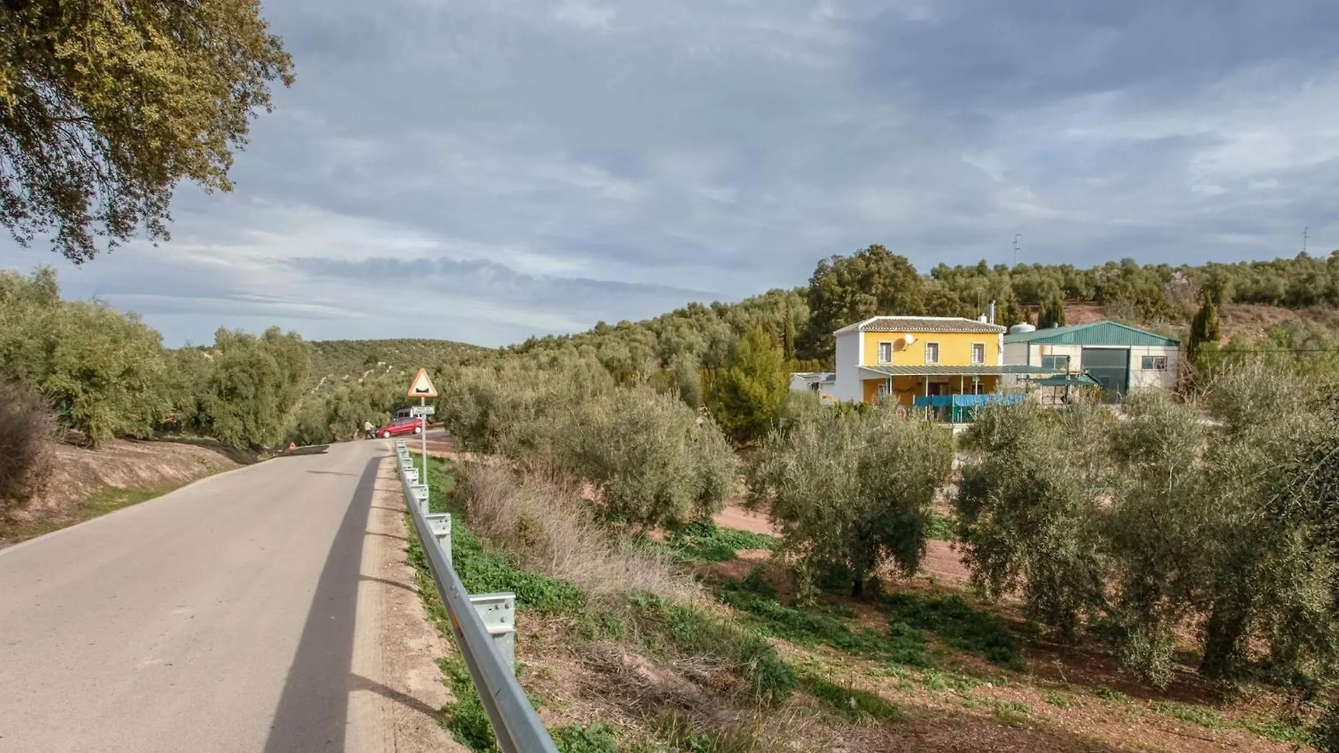 Cosy Holiday Home In Villanueva De Tapia With Garden