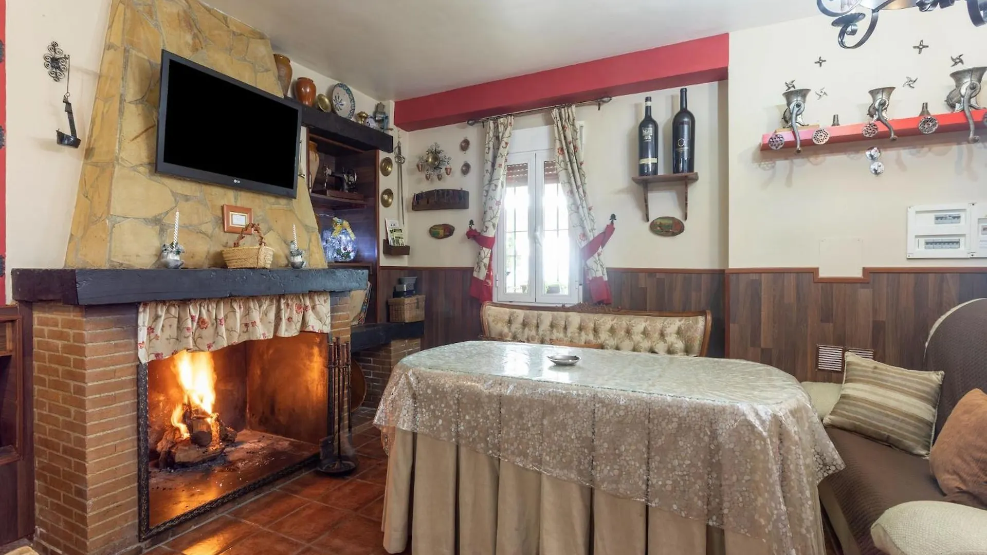 Cosy Holiday Home In Villanueva De Tapia With Garden 0*,