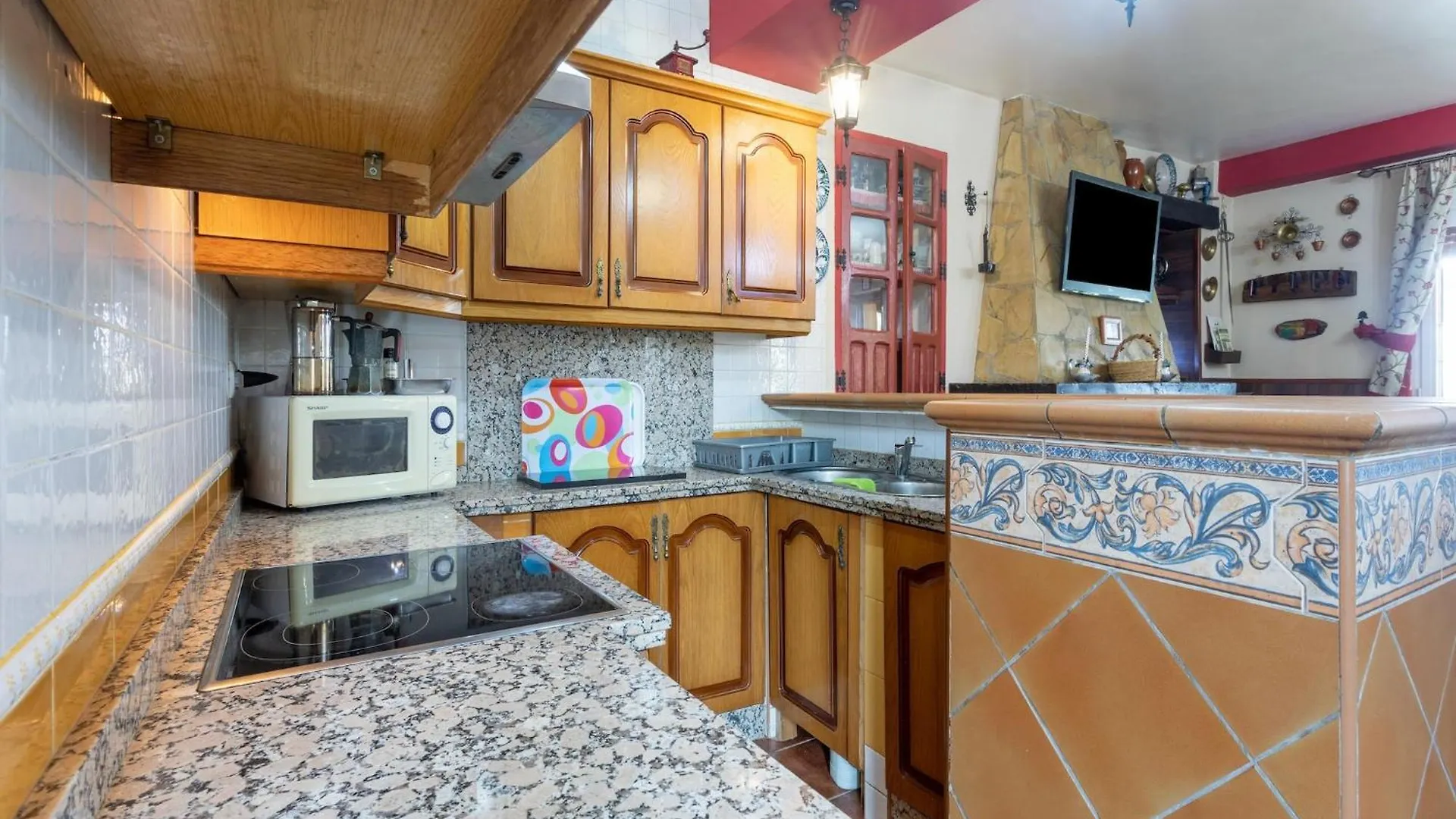 Cosy Holiday Home In Villanueva De Tapia With Garden