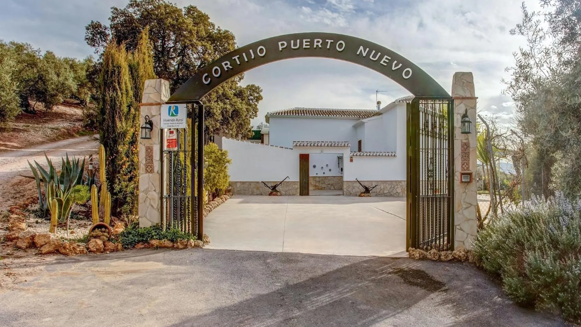 Cosy Holiday Home In Villanueva De Tapia With Garden