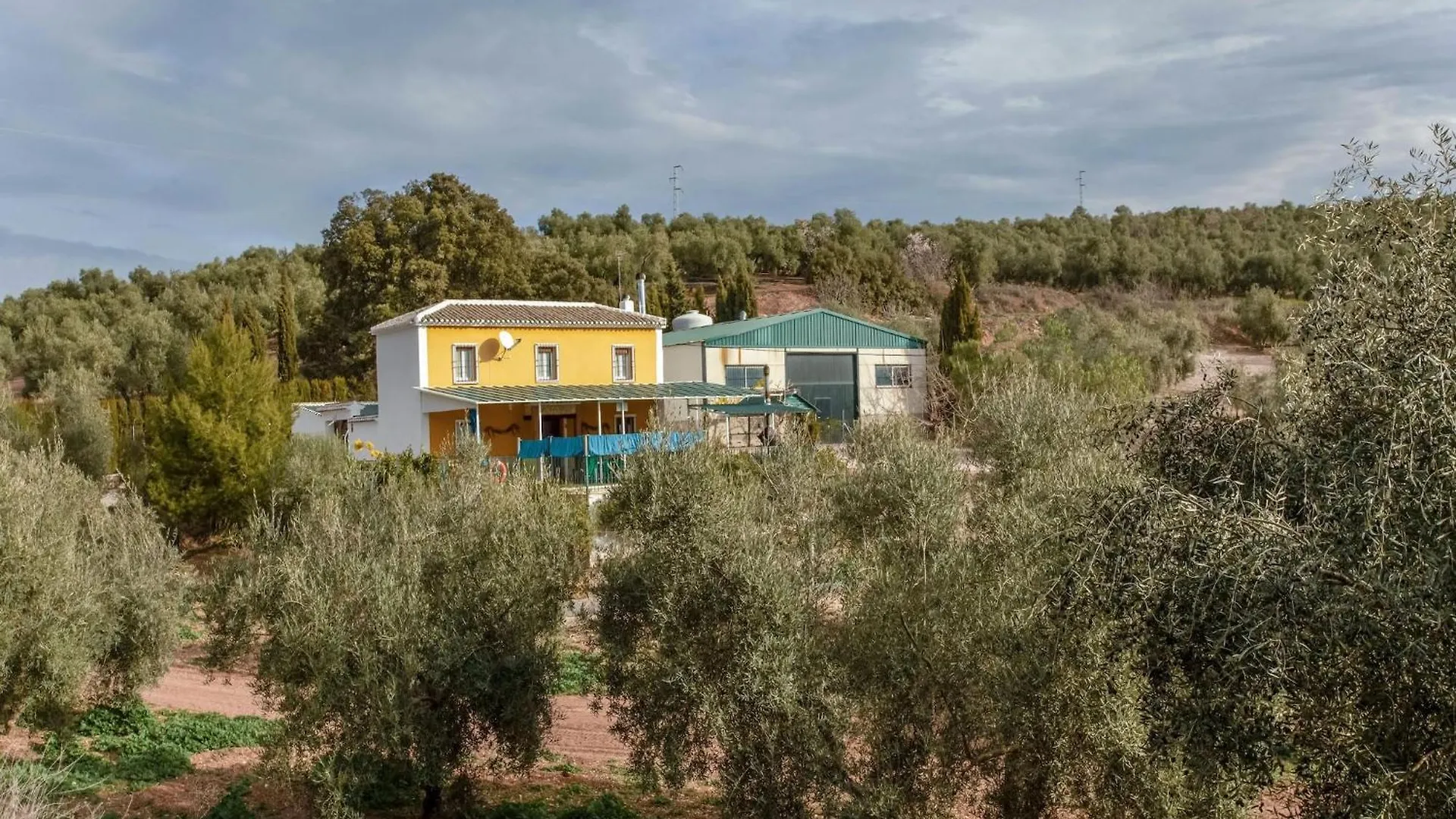 Cosy Holiday Home In Villanueva De Tapia With Garden