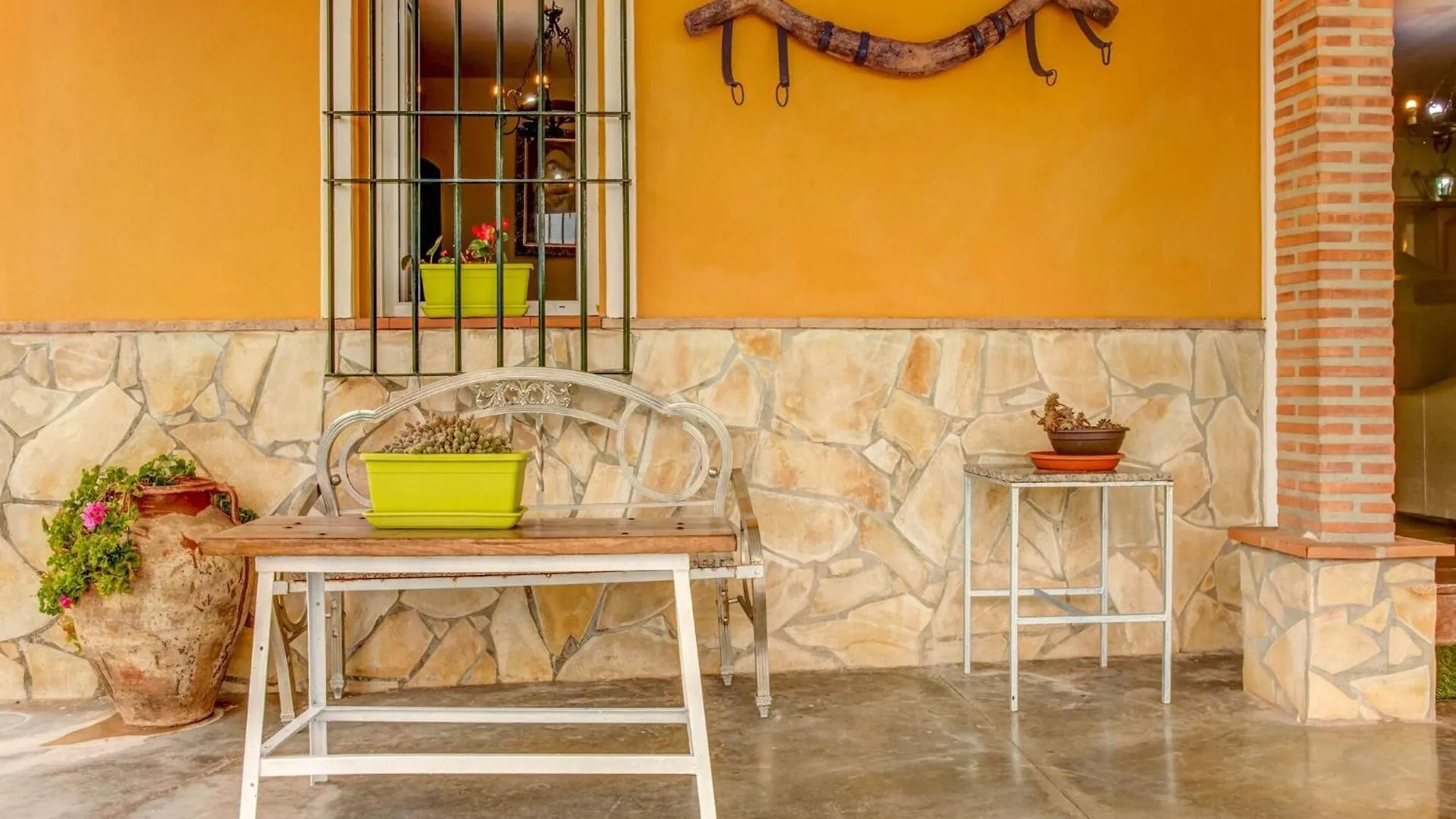 Cosy Holiday Home In Villanueva De Tapia With Garden