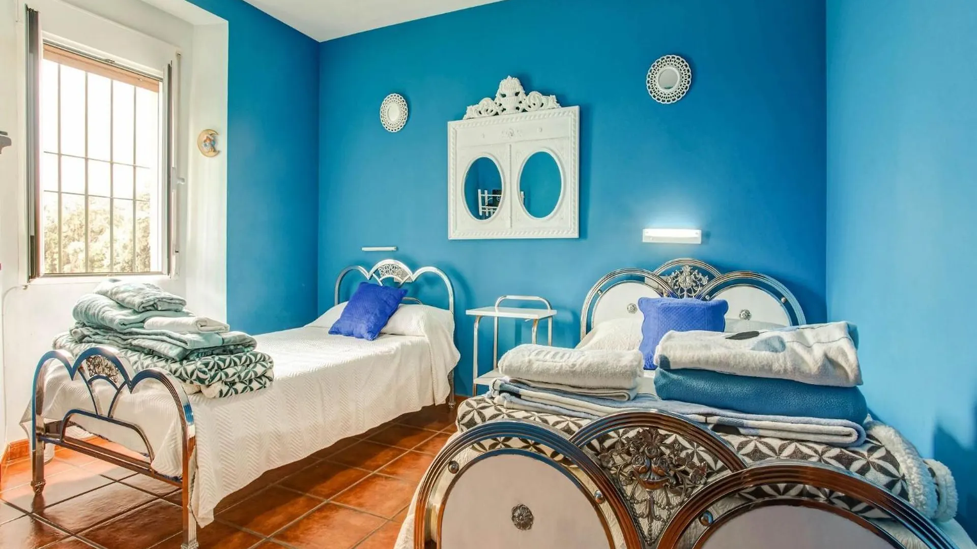 Cosy Holiday Home In Villanueva De Tapia With Garden