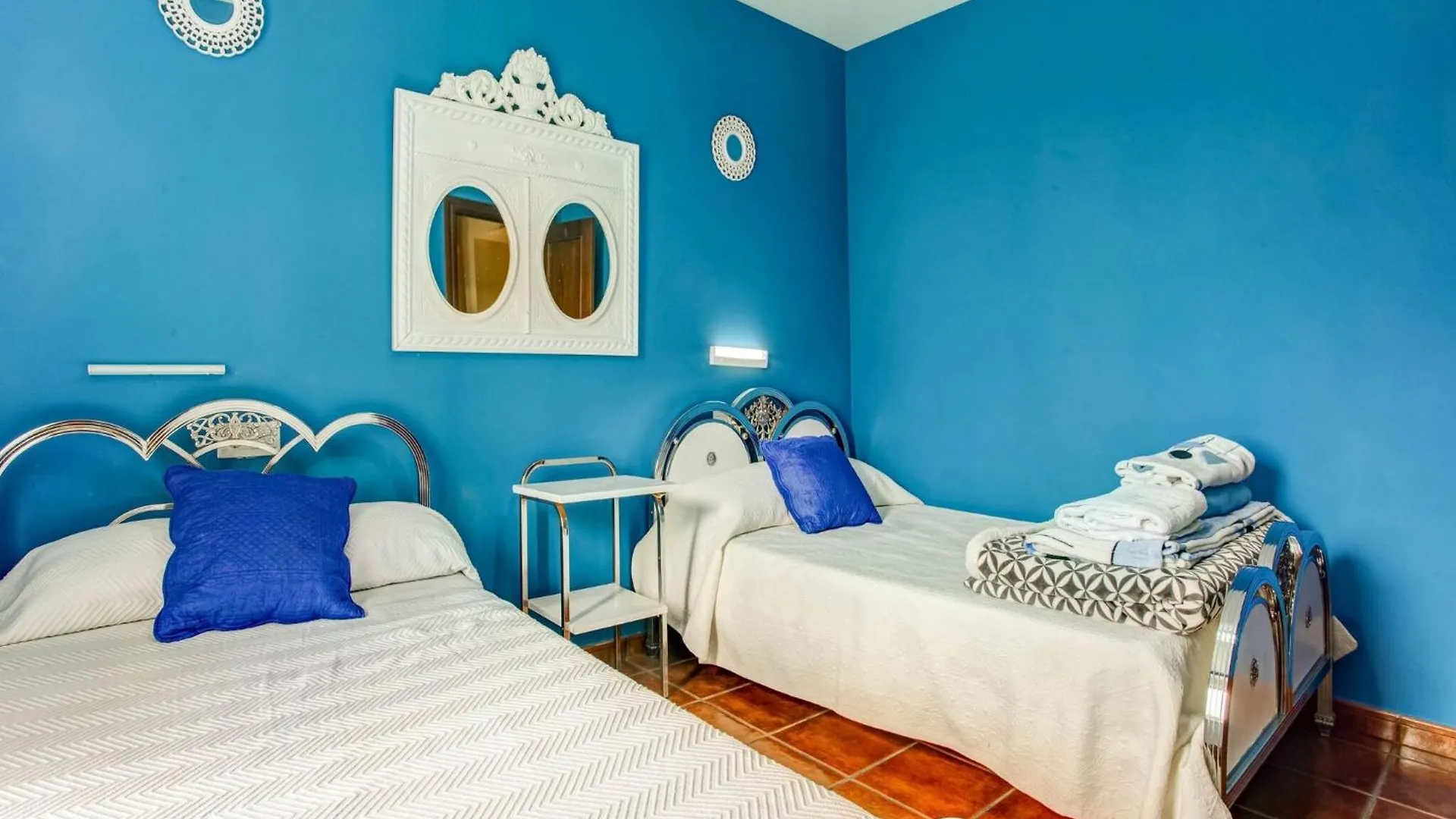 Cosy Holiday Home In Villanueva De Tapia With Garden